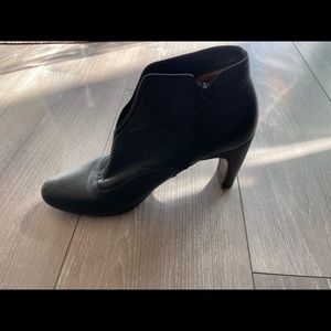 Chie Mihara  Black Leather Booties Boots Heels Shoes Women's Size 38.5 / 8